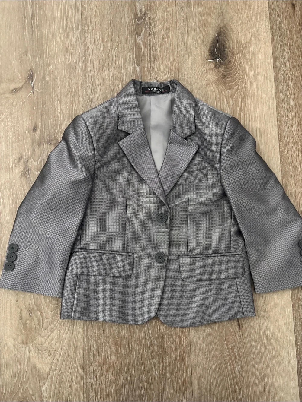 Boys' Silver-Gray three- Piece Suit Jacket & Trousers